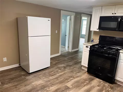 Entry Way - 208 E Pecan Ln, Clute, TX 77531 photo 2 of 3