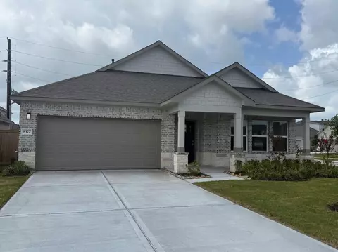 8327 Amber Summit Ln, Angleton, TX 77515