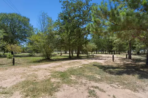 Exterior - 1071 Blacksmith Farm Ln, Weimar, TX 78962 photo 2 of 4