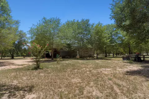 Exterior - 1071 Blacksmith Farm Ln, Weimar, TX 78962 photo 1 of 4