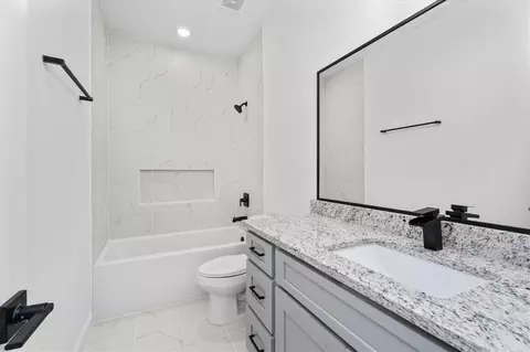 Bath - 11458 Durant Dr, Conroe, TX 77306 photo 7 of 7