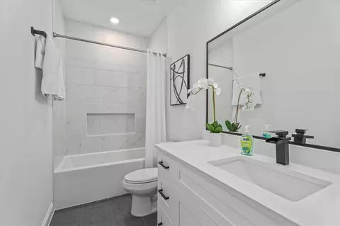Bath - 11458 Durant Dr, Conroe, TX 77306 photo 5 of 7