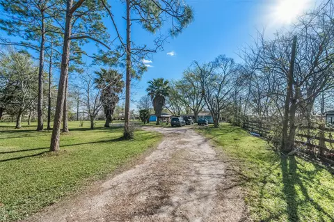 1227 Ave L, Santa Fe, TX 77510