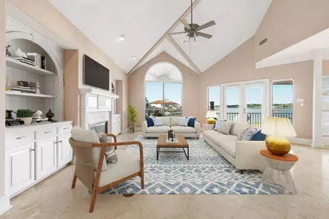 106 Cove Pt, Montgomery, TX 77356