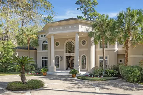 608 Little John Ln, Houston, TX 77024