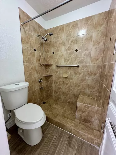 Bath - 22722 Hawkwood Dr, Spring, TX 77373 photo 3 of 6