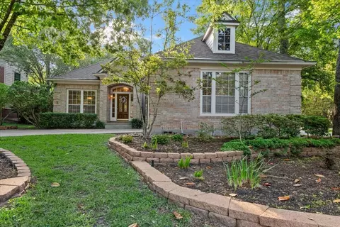 2 Mellow Wood Pl, The Woodlands, TX 77381