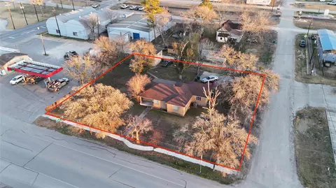 111 W York St, Ganado, TX 77962