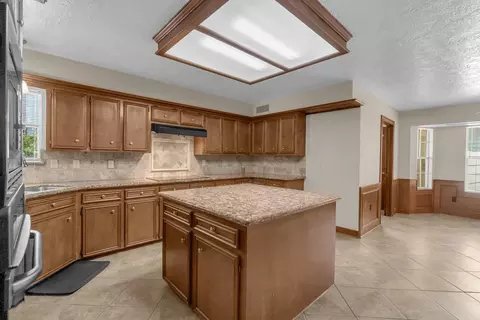 Kitchen - 8111 Northbridge Dr, Spring, TX 77379 photo 3 of 3