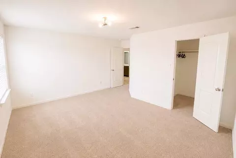 Bedroom - 9427 Ruby Mist Dr, Rosharon, TX 77583 photo 6 of 7