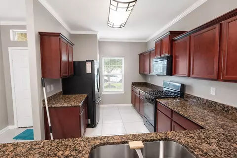 Kitchen - 9427 Ruby Mist Dr, Rosharon, TX 77583 photo 1 of 3