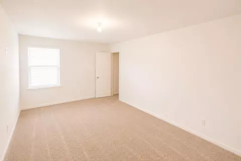 Bedroom - 9427 Ruby Mist Dr, Rosharon, TX 77583 photo 3 of 7