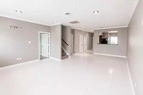 Living - 9427 Ruby Mist Dr, Rosharon, TX 77583 photo 1 of 2