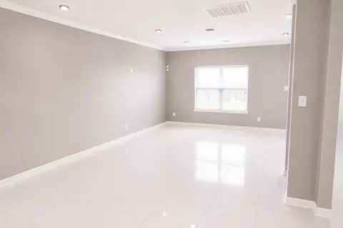 Living - 9427 Ruby Mist Dr, Rosharon, TX 77583 photo 2 of 2