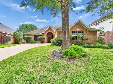 4123 Ridgepoint Dr, Pearland, TX 77584