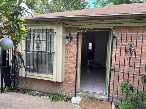 1612 Crestdale Dr #13, Houston, TX 77080