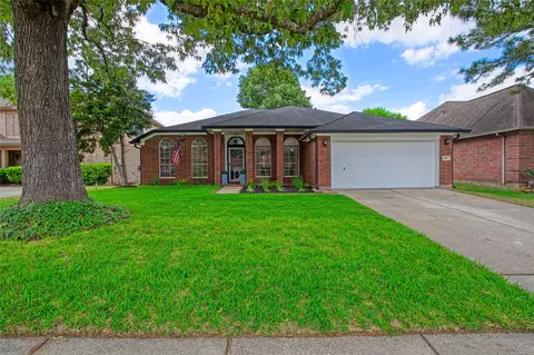 7215 Oak Walk Dr, Humble, TX 77346