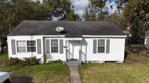 5237 Carmen St, Houston, TX 77033