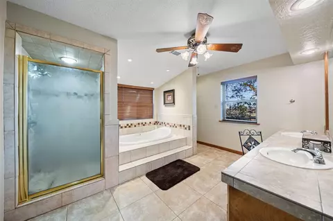 Bath - 25948 Nelson Rd, Hempstead, TX 77445 photo 4 of 4