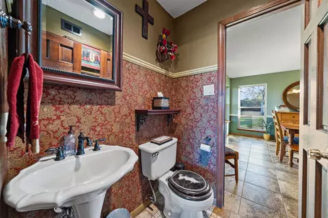 Bath - 25948 Nelson Rd, Hempstead, TX 77445 photo 1 of 4