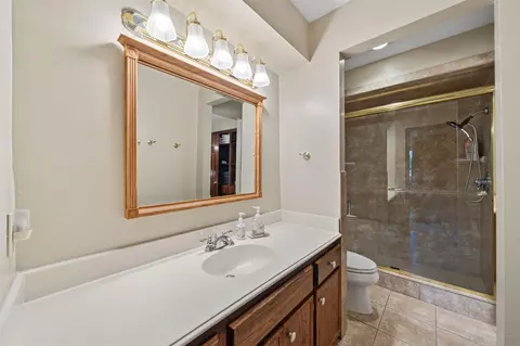Bath - 25948 Nelson Rd, Hempstead, TX 77445 photo 2 of 4