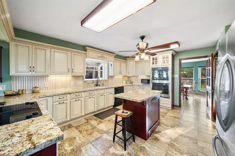 Kitchen - 25948 Nelson Rd, Hempstead, TX 77445 photo 1 of 5