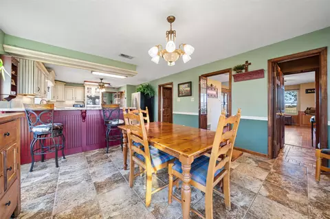 Dining - 25948 Nelson Rd, Hempstead, TX 77445 photo 1 of 2