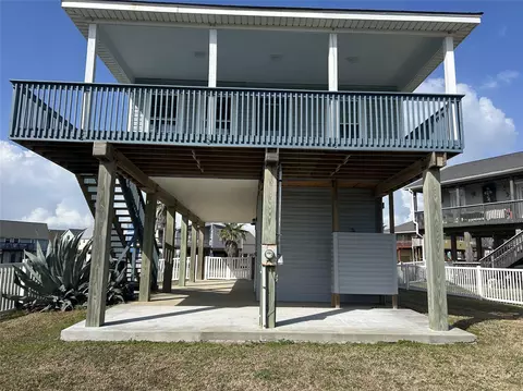 22813 Buena St, Galveston, TX 77554