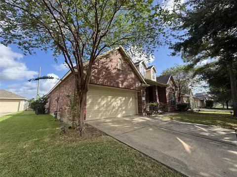 12111 Fall River Pass Ln, Humble, TX 77346