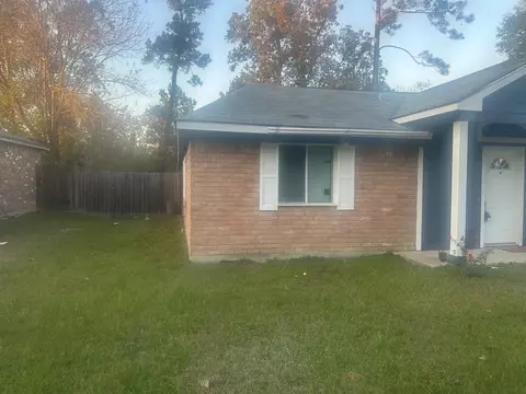 Exterior - 304 Jill St, Conroe, TX 77303 photo 9 of 10