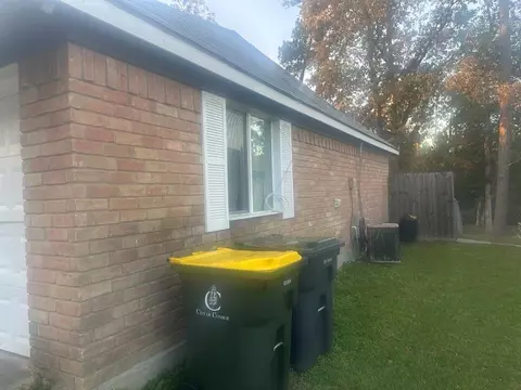 Exterior - 304 Jill St, Conroe, TX 77303 photo 8 of 10