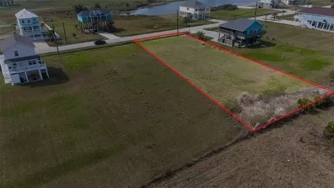 18047 Shaman Dr, Galveston, TX 77554