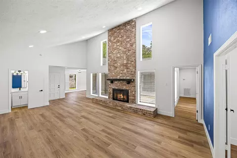 12210 Waldemar Dr, Houston, TX 77077