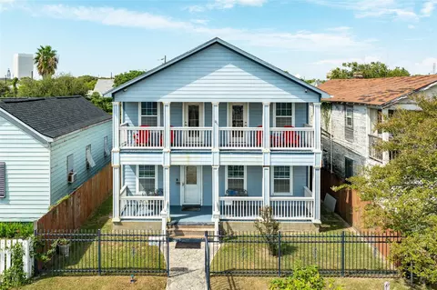 1418 Avenue M 12, Galveston, TX 77550
