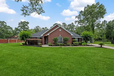 16 Ranchwood Ln, Dayton, TX 77535