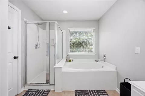 Bath - 71 Summerhaze Cir, Spring, TX 77382 photo 4 of 4
