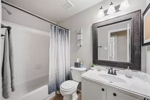 Bath - 71 Summerhaze Cir, Spring, TX 77382 photo 2 of 4