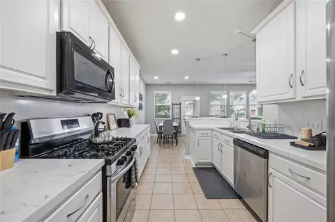 Kitchen - 71 Summerhaze Cir, Spring, TX 77382 photo 3 of 3