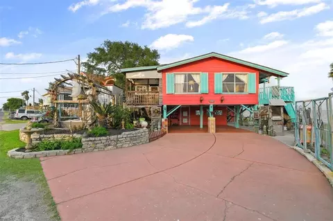 1121 6th St, San Leon, TX 77539