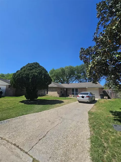 7422 Yellow Pine Dr, Houston, TX 77040