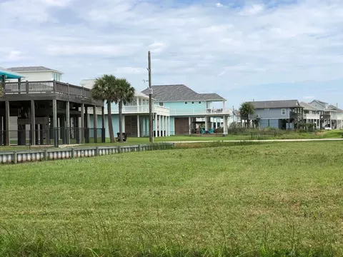 912 Meynig, Crystal Beach, TX 77650