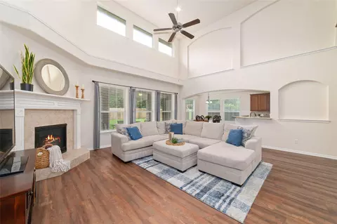 14422 Lakepointe Bend Ln, Cypress, TX 77429