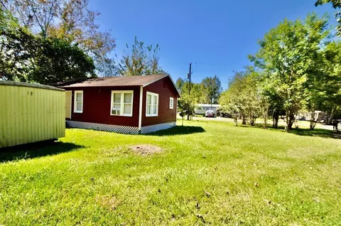 1807 Bell St, Dayton, TX 77535