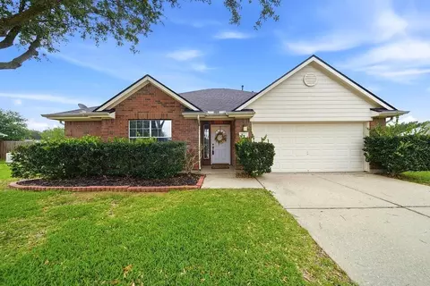 607 29th Ave N, Texas City, TX 77590