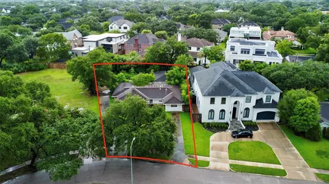 5027 Grape St, Houston, TX 77096