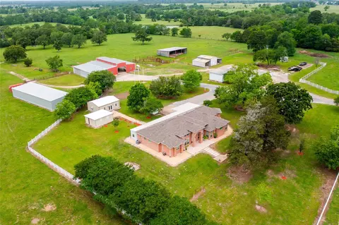 128 Duke Rd, Bedias, TX 77831