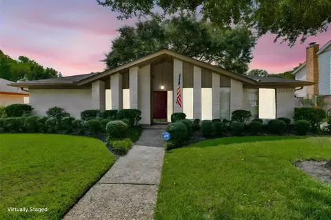 16422 Glenshannon Dr, Houston, TX 77059