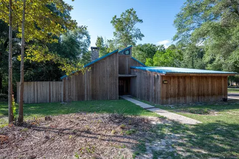 915 N Nellius St, Woodville, TX 75979