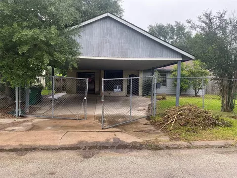 5719 Beldart St, Houston, TX 77033