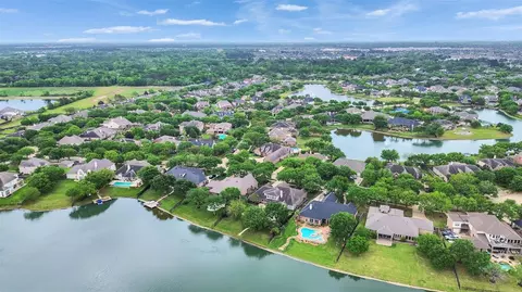 1942 Lake Fountain Dr, Katy, TX 77494